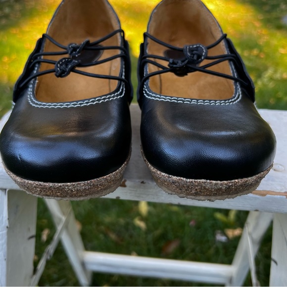 Groundhog Tucson Leather Natural Cork Wedge - Picture 4 of 10